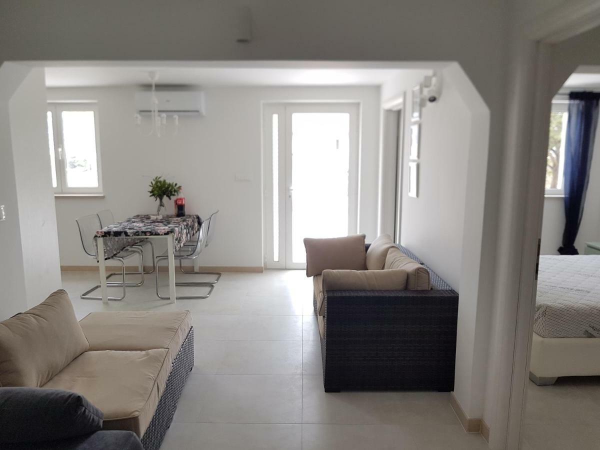 Ferienwohnung Fig Tree Povlja  Exterior foto